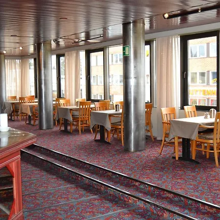 Hotell Center 3*